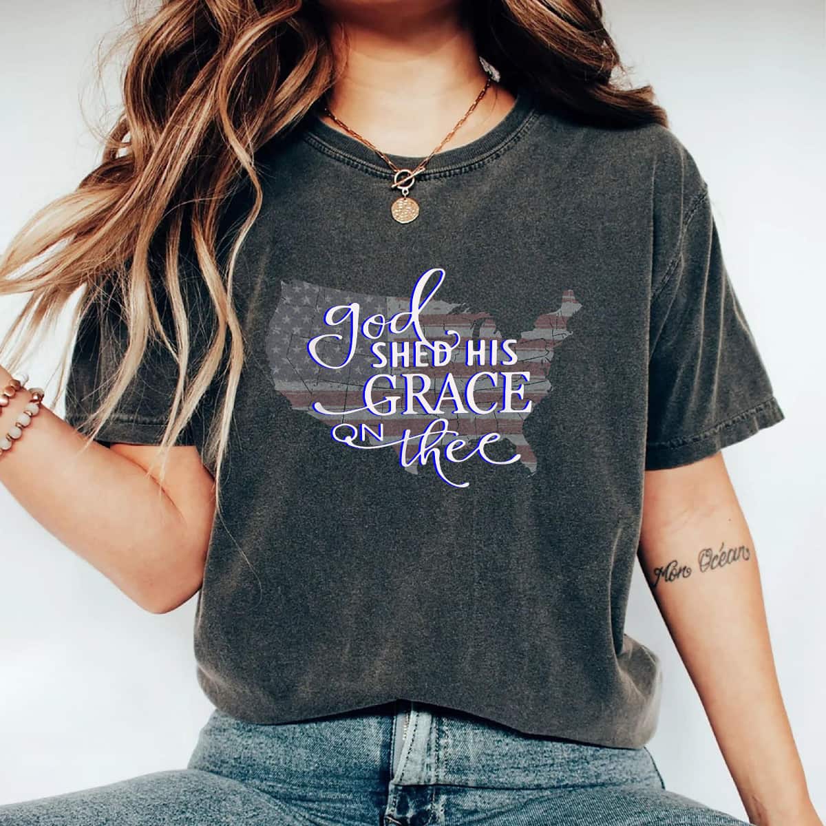 God Shed His Grace On Thee Distressed USA Map And Flag T-Shirt God Shed His Grace On Thee Distressed USA Map And Flag T-Shirt
