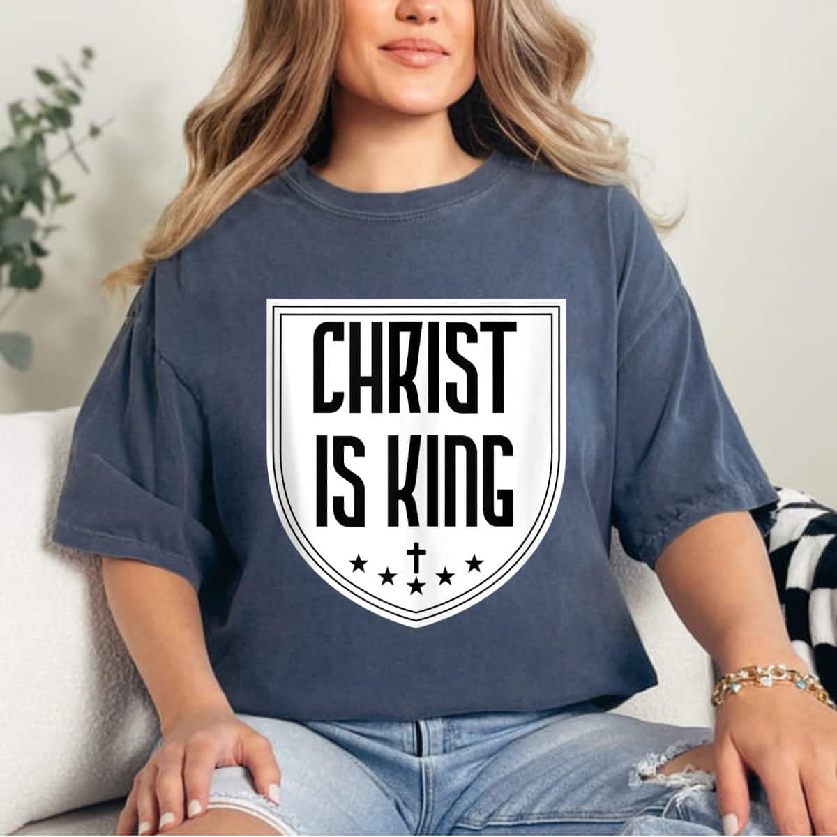 Jesus Christ Is King Christian Cross Messiah Christianity T-Shirt Jesus Christ Is King Christian Cross Messiah Christianity T-Shirt