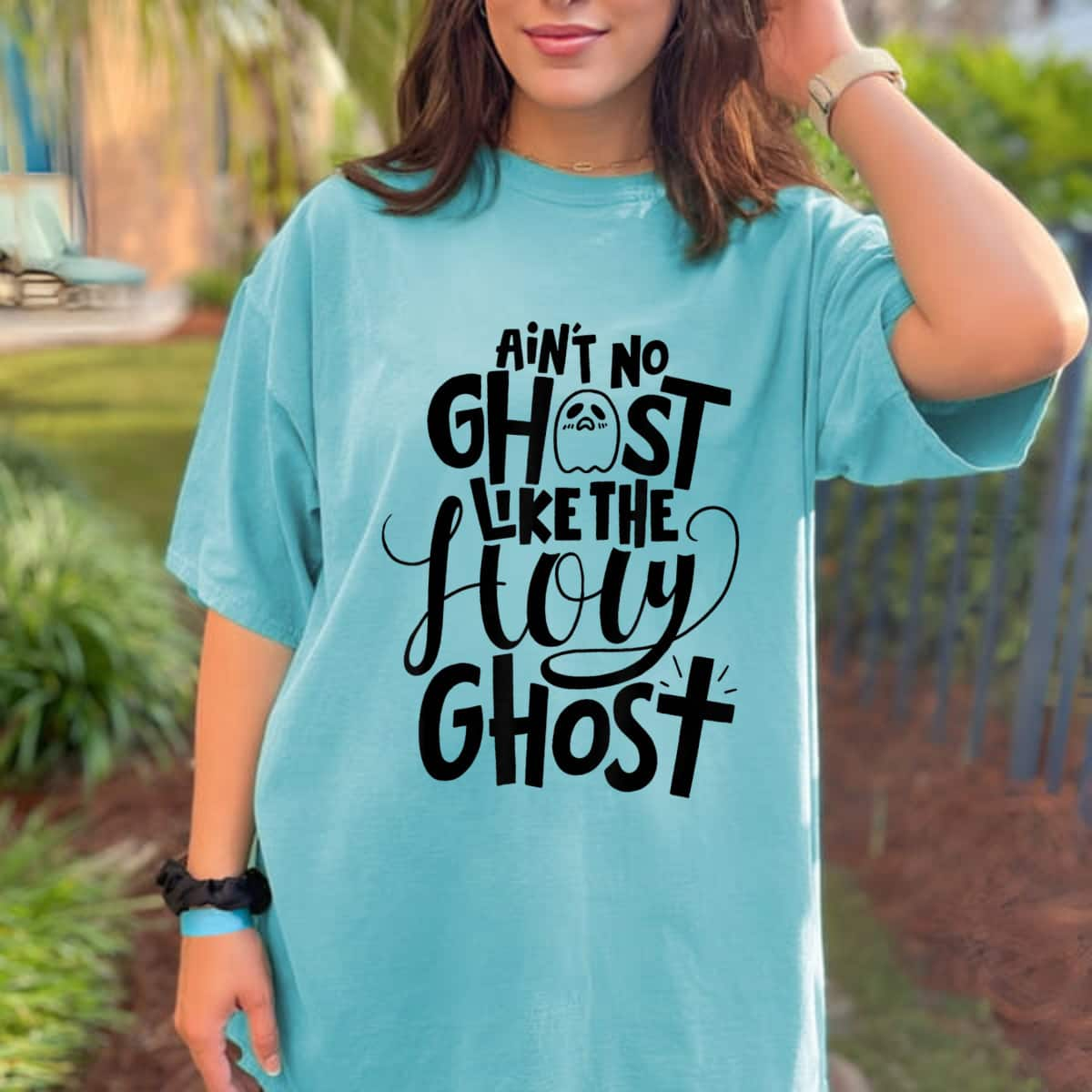 Ain't No Ghost Like The Holy Ghost Christian Halloween Gift For Friend T-Shirt