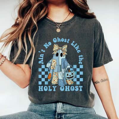Groovy Aint No Ghost Like The Holy Ghost Christian Halloween T-Shirt